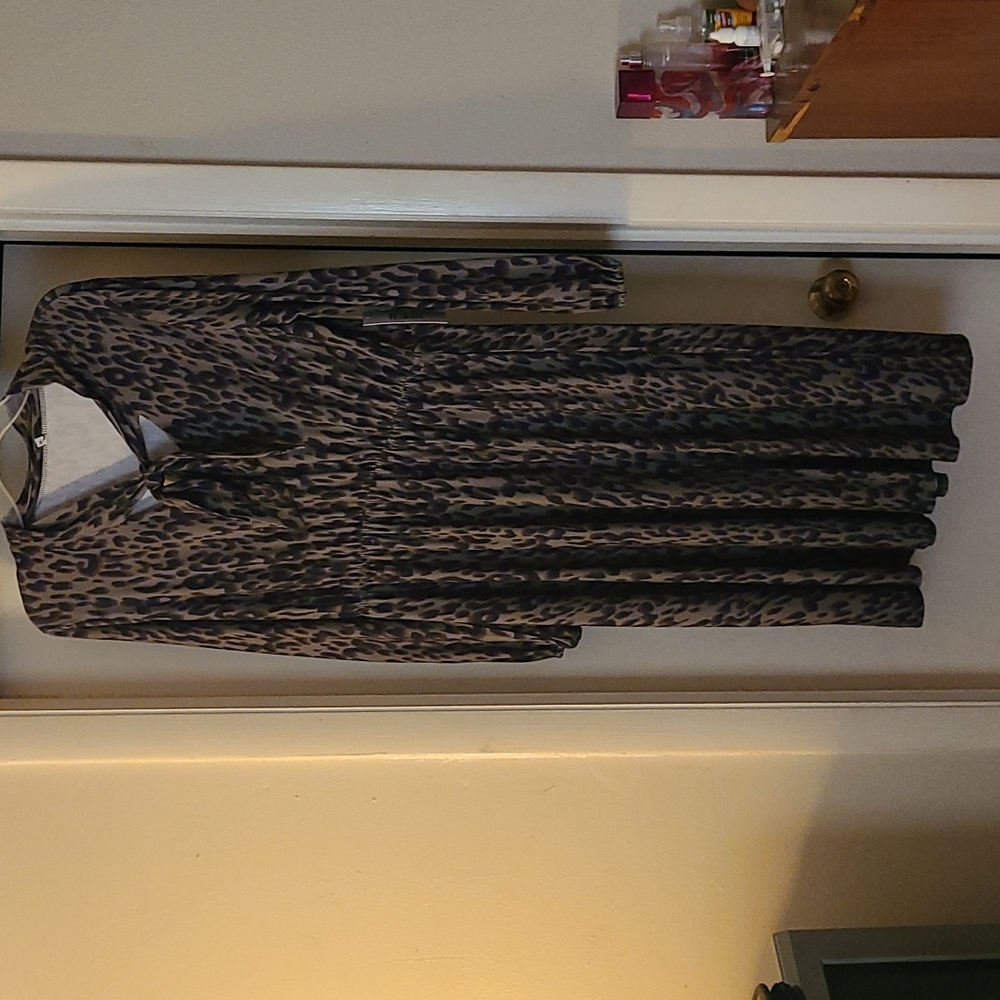 Green dress with animal print